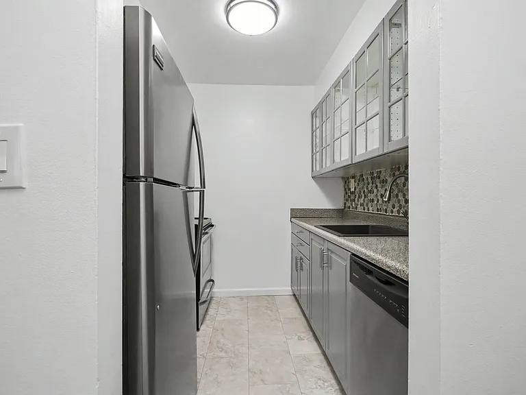 Fortune Rd — Photo 2