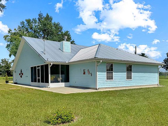 2nd image of 5377 SW 40th Ave