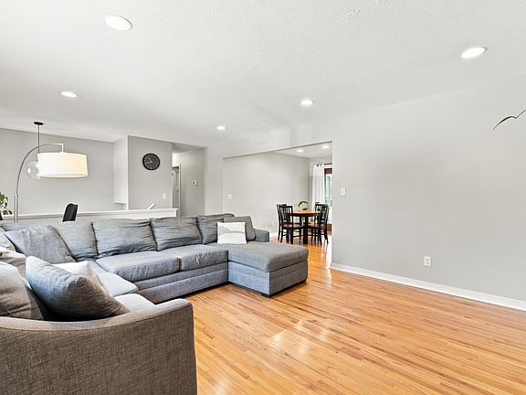 2nd image of 3224 Hillsboro Ave N