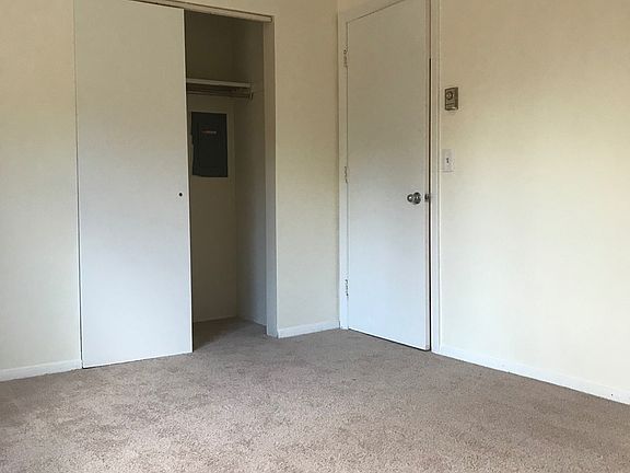 3rd image of 5 Town Beach Rd APT 2