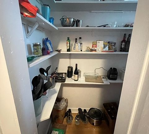 5th image of 1514 W Rosemont Ave #3