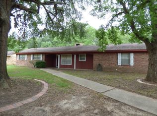 208 Quail Ridge Dr, Nacogdoches, TX 75961