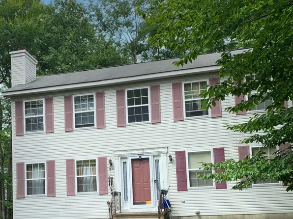 8866 Chipmunk Dr, Tobyhanna, PA 18466