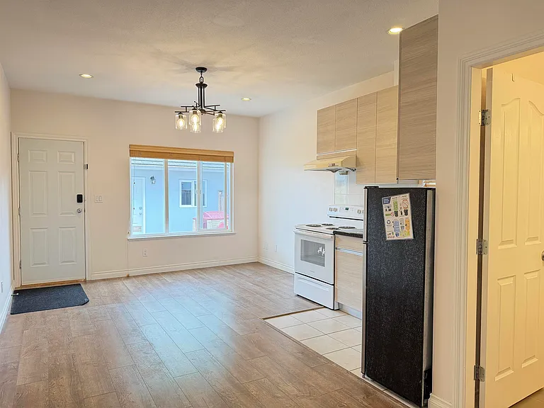 6952 Curtis St — Photo 11
