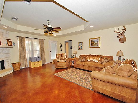 5th image of 225 Green Oaks Loop