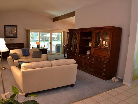 4th image of 6460 Brighton Dr