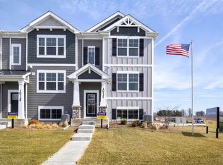 8752 Clover Ln, Saint John, IN 46373