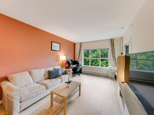 5665 Irmin St #405, Burnaby, BC V5J 0C4