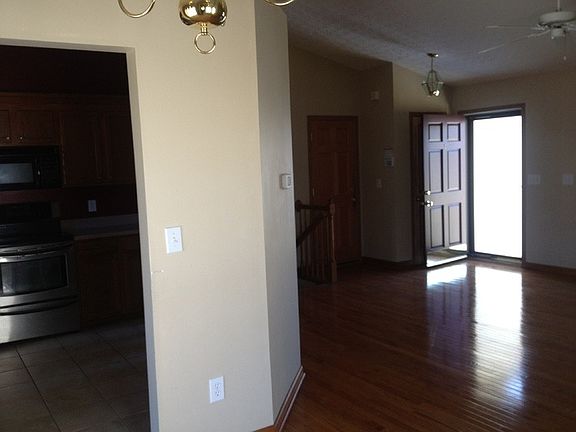 3rd image of 454 Kestrel Dr