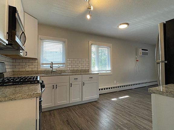 689 Lowry Ave NE APT 6, Minneapolis, MN 55418 | Zillow