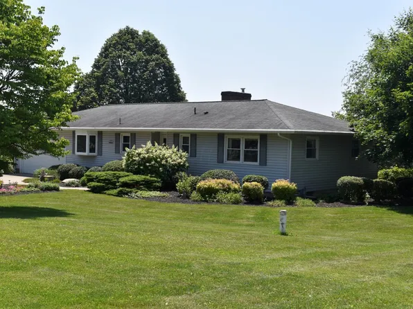 2685 Graham Dr NE, Lancaster, OH 43130