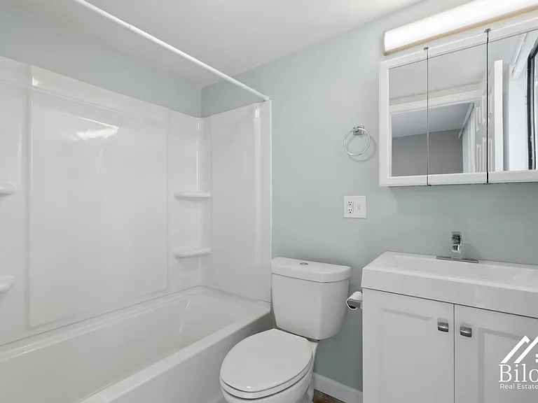 242 Waterman Avenue — Photo 45