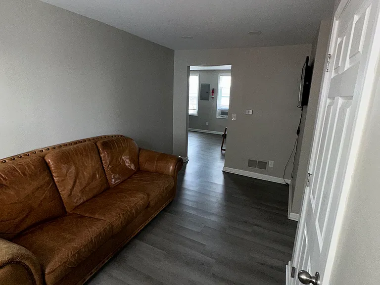 2433 Pulaski St #2 — Photo 8