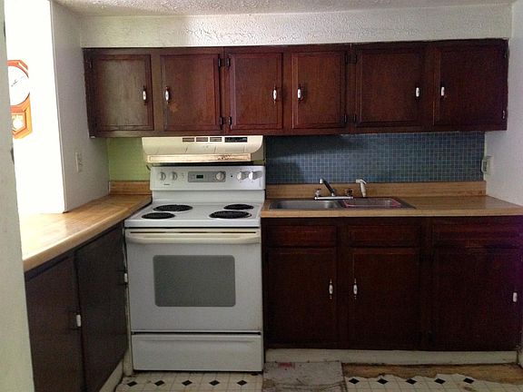 4th image of 407 S Poplar St