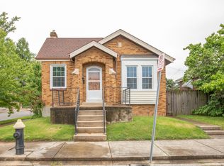 4965 Sunshine Dr, Saint Louis, MO 63109
