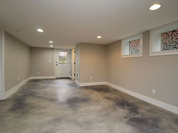 4th image of 4417 N Gantenbein Ave #C