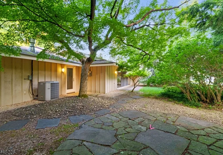29 Wayside Pl — Photo 40