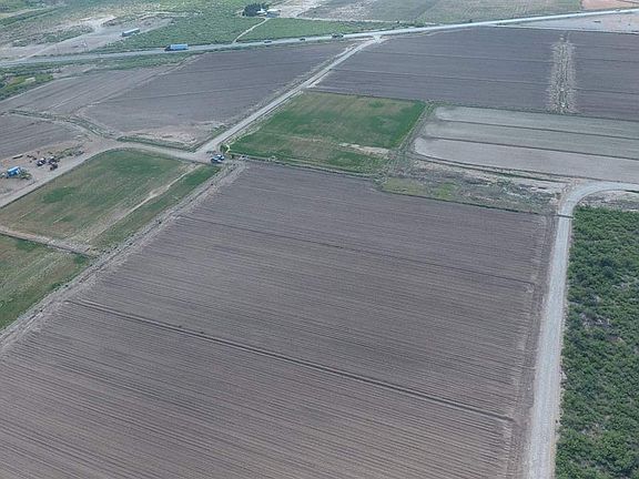 2nd image of 1711 Pecos Hwy