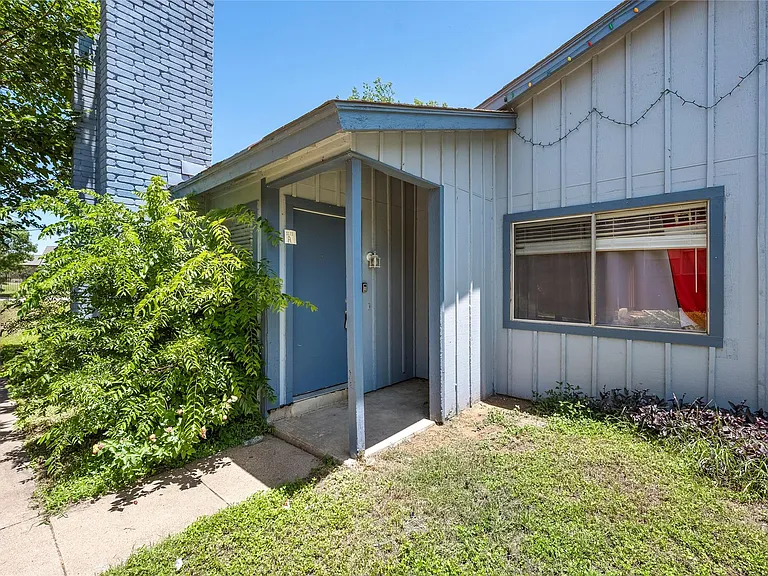 1111 W Rundberg Ln — Photo 14