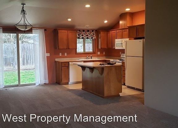 4th image of 1362 Andrew Dr
