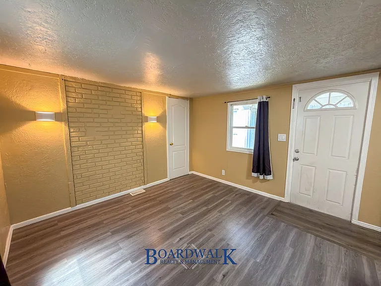 155 W State St #3 — Photo 6