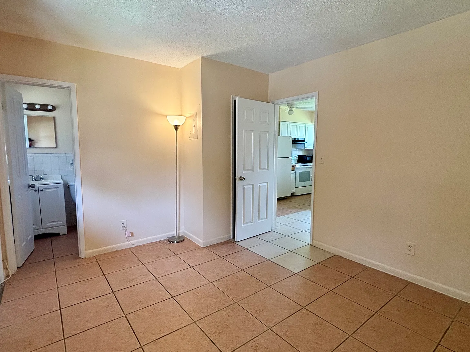 NE 3rd Ave, Fort Lauderdale — Photo 4