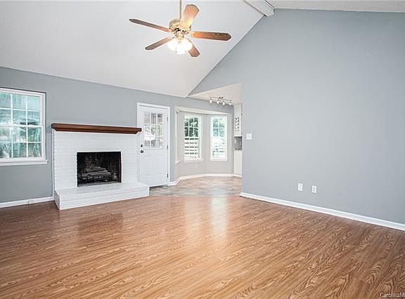 3rd image of 1807 Hedgelawn Dr