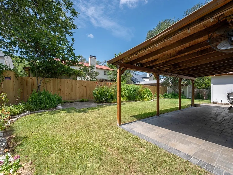 11826 Carshalton Dr — Photo 22