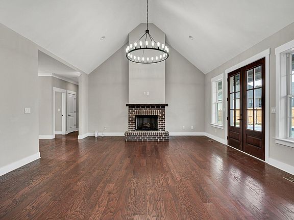 4th image of 220 Winding Glen Dr NW #1