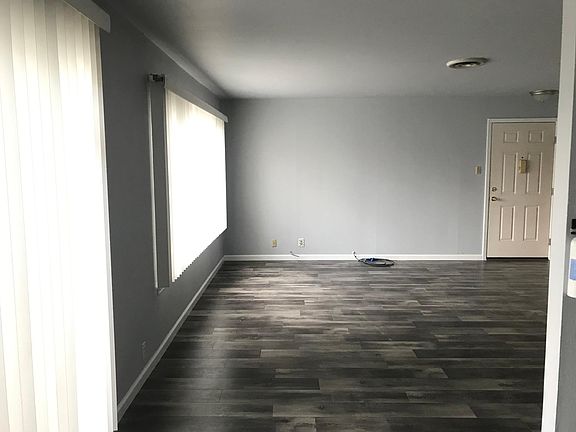 3rd image of 320 Hamilton St #1