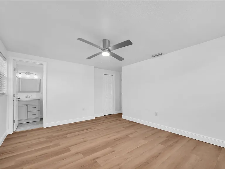 5600 Bayou Grande Blvd NE — Photo 23