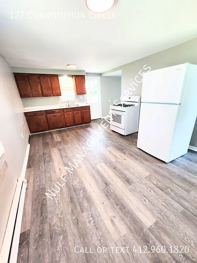 2 bed, 1 bath in Clairton — Photo 1