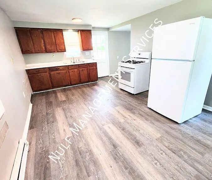 127 Constitution Cir — Photo 1