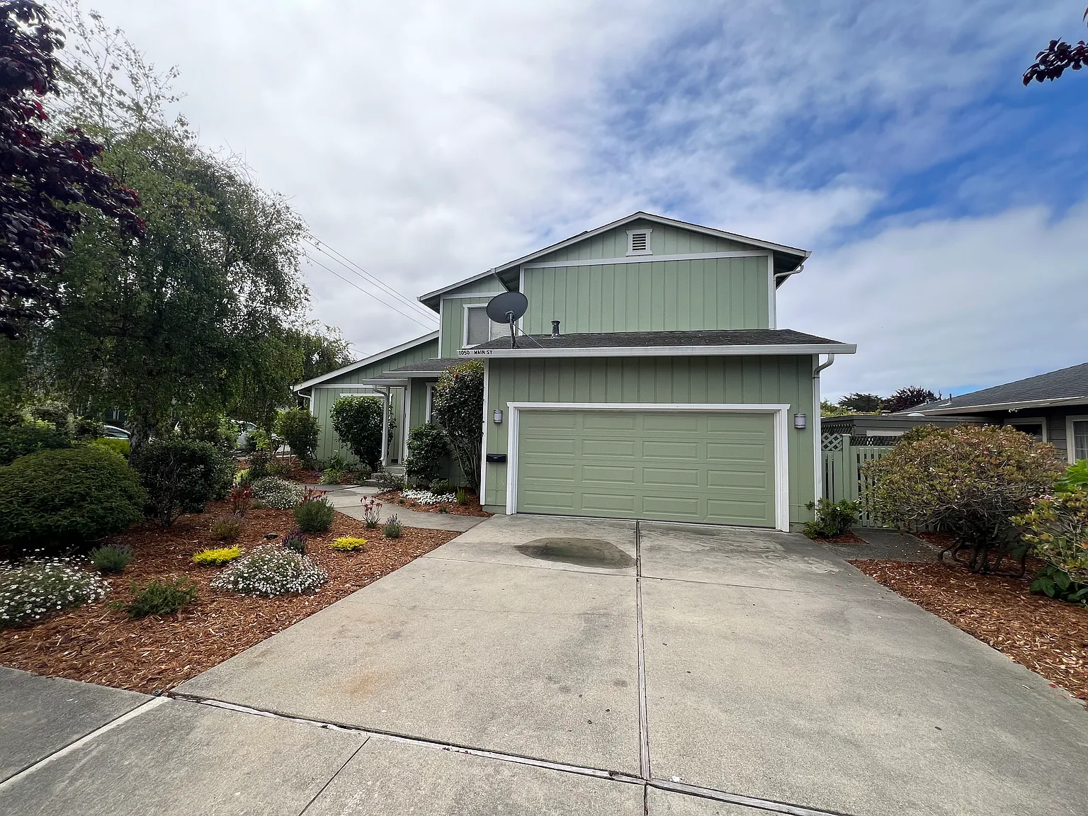 3 bed, 2.5 bath, 1600 sqft, $4,500 — Photo 3