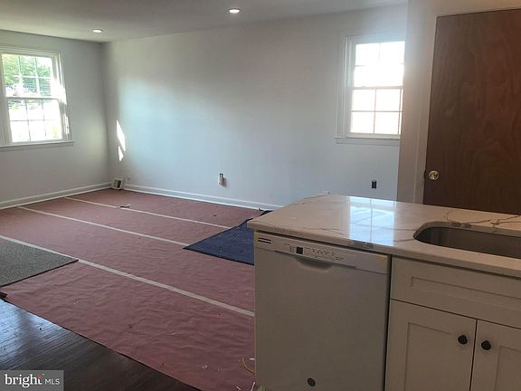 4th image of 594 Livezey St