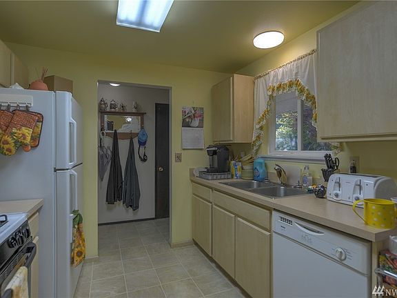 5th image of 936 Oakcrest Dr SE