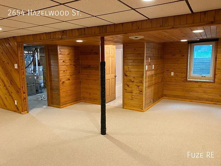 2654 Hazelwood St N — Photo 26