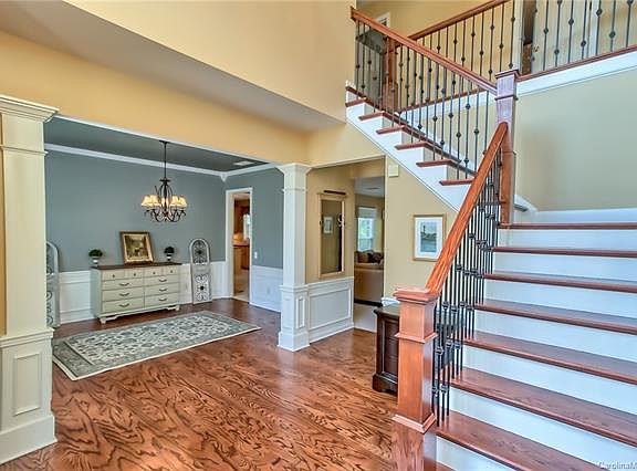 3rd image of 3138 Surreyhill Ct