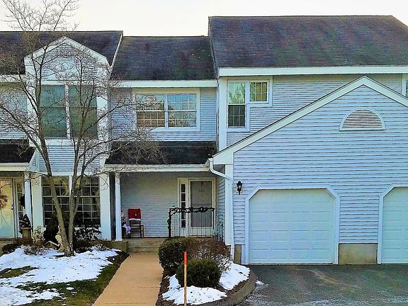 2nd image of 202 Blue Grass Ct
