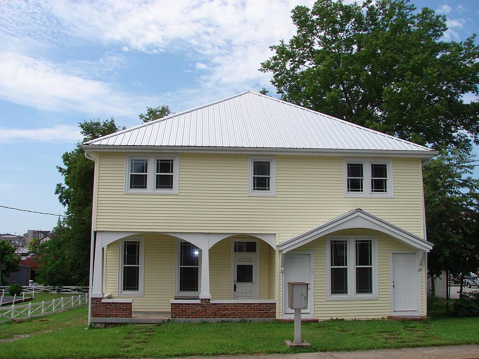 The Yellow House/street view