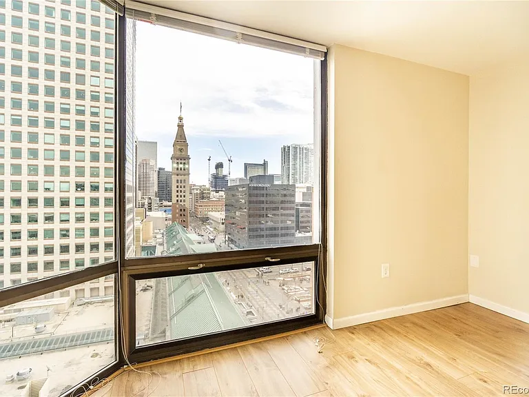 1625 Larimer St #1604 — Photo 4