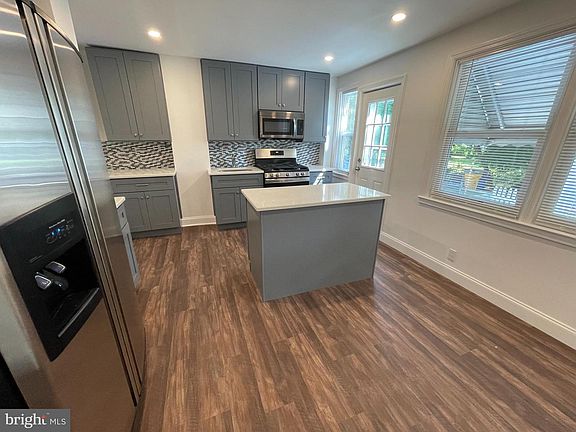 5th image of 236 Filbert Ave