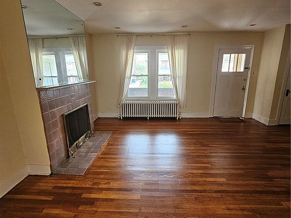 5th image of 2332 Sherbrook St