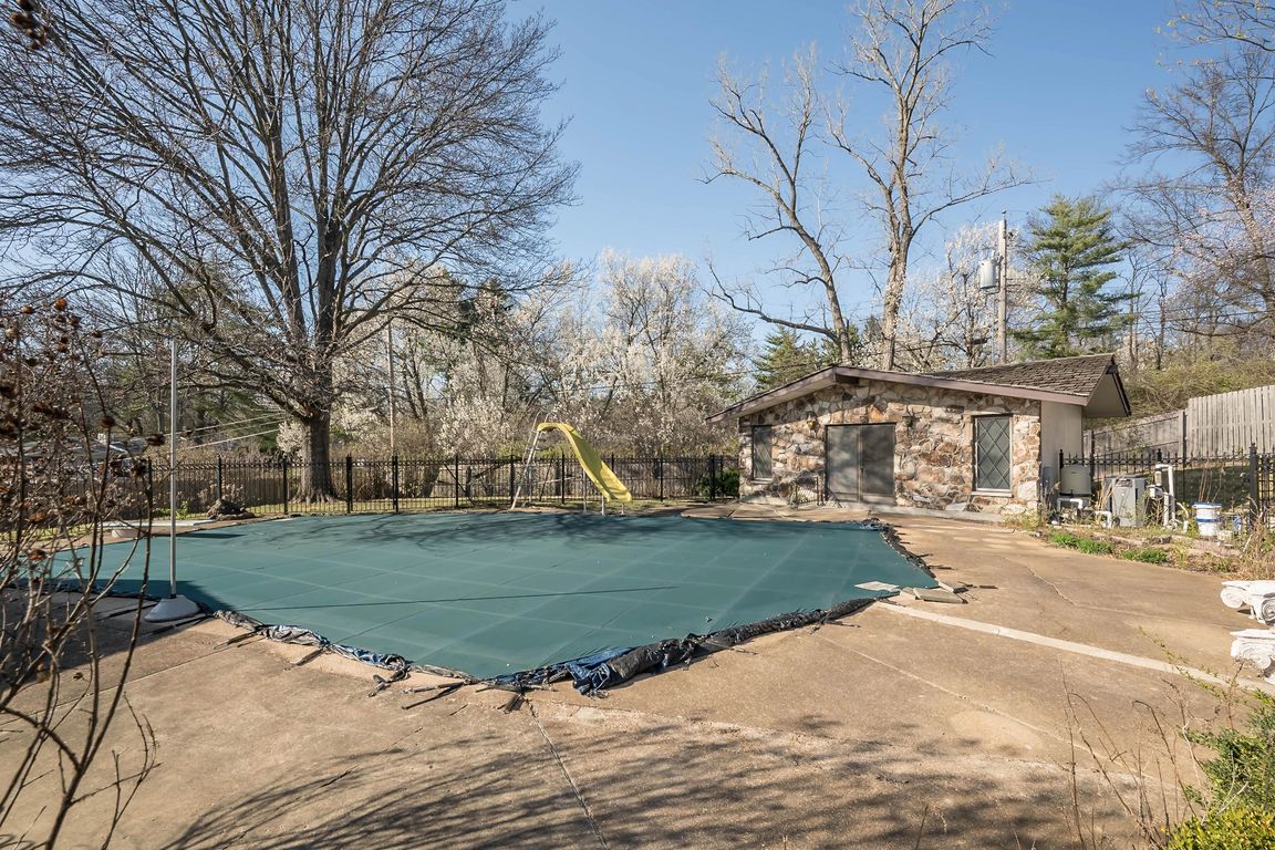 18 Sunswept Dr, Saint Louis, MO 63141 MLS 24000523 Zillow