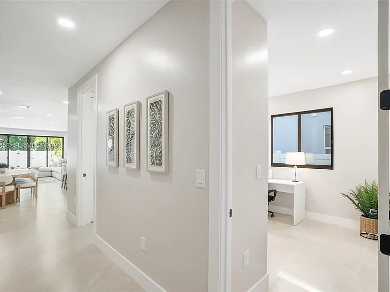 701 SW 17th St #701 — Photo 15