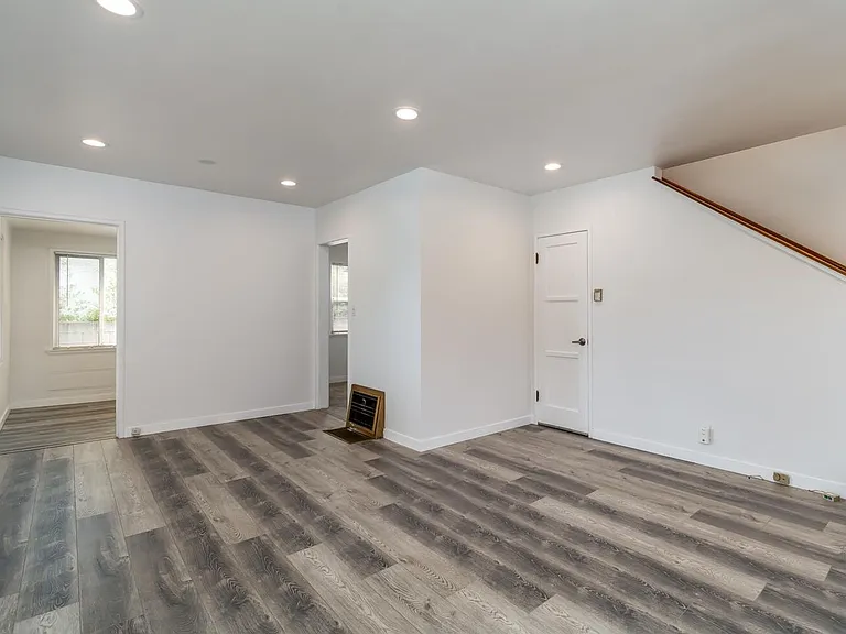 3683 Empire Dr — Photo 4