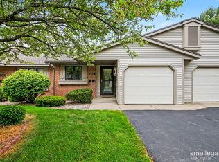 886 Harvest Dr, Holland, MI 49423