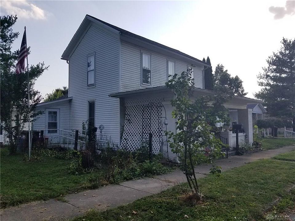 2nd image of 111 Pearl St
