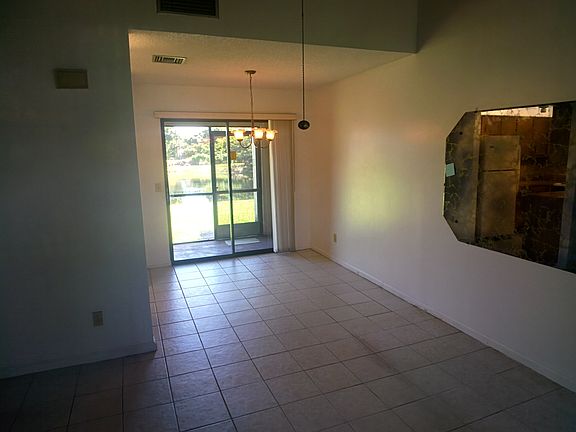 4th image of 488 Glenwood Dr