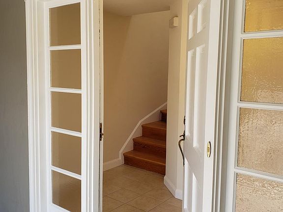 4th image of 2562 41st Ave